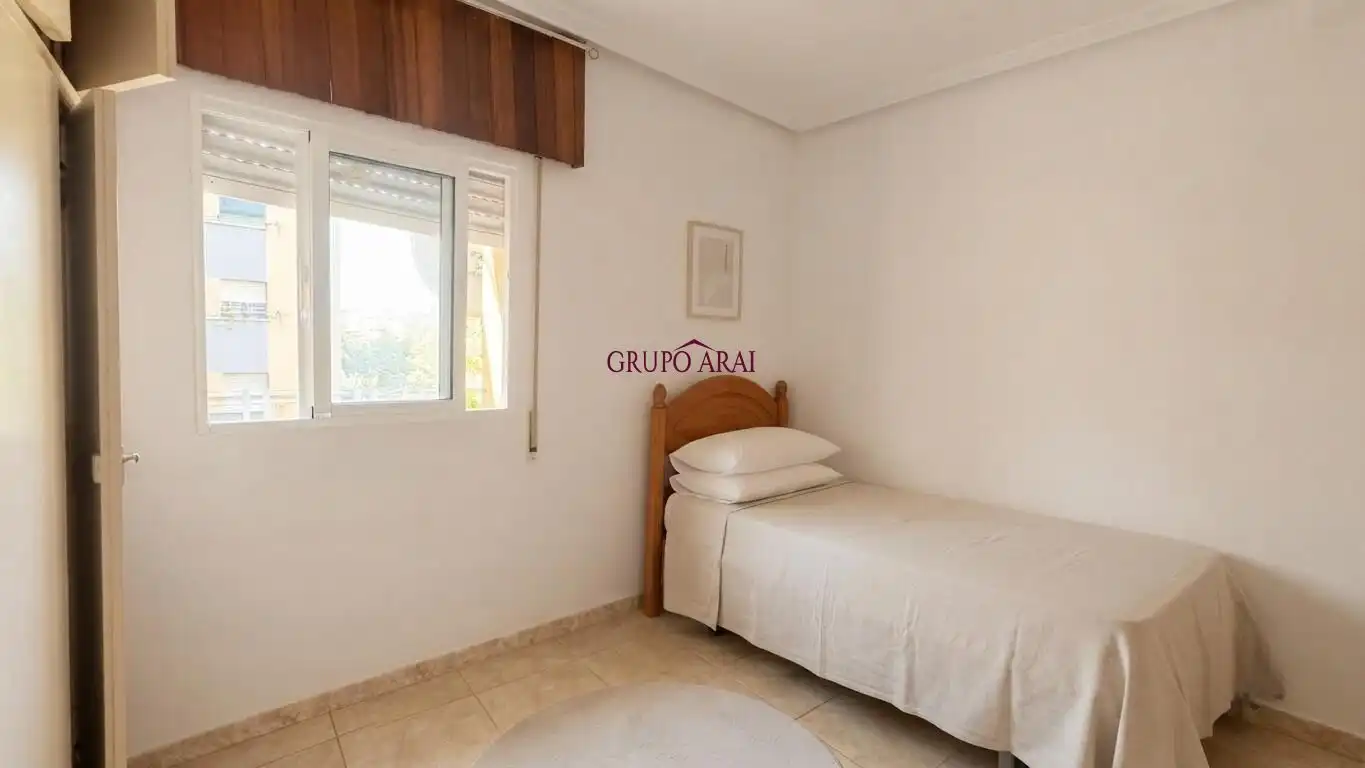 Habitación de Piso en venta en Alicante / Alacant con Balcón