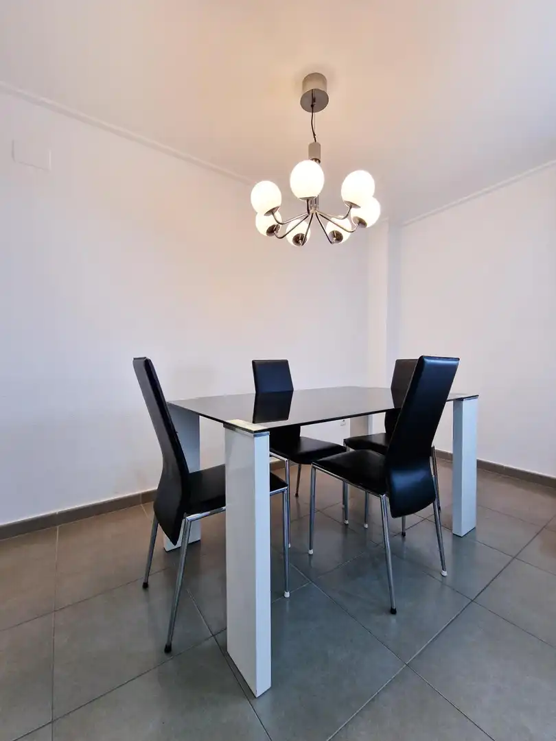 Comedor de Piso en venta en Elche / Elx con Aire acondicionado, Calefacción y Jardín privado