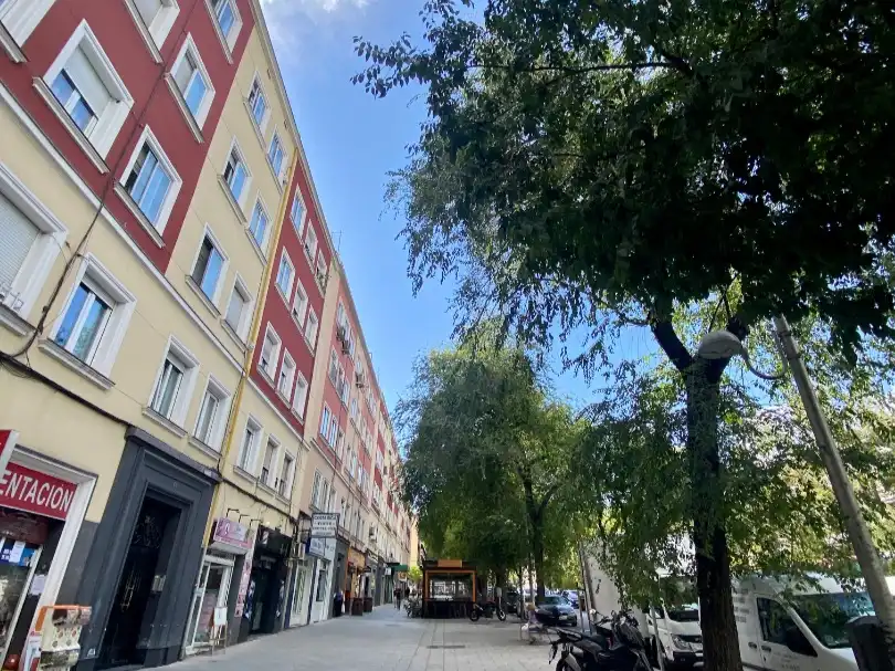 Vista exterior de Piso en venta en  Madrid Capital