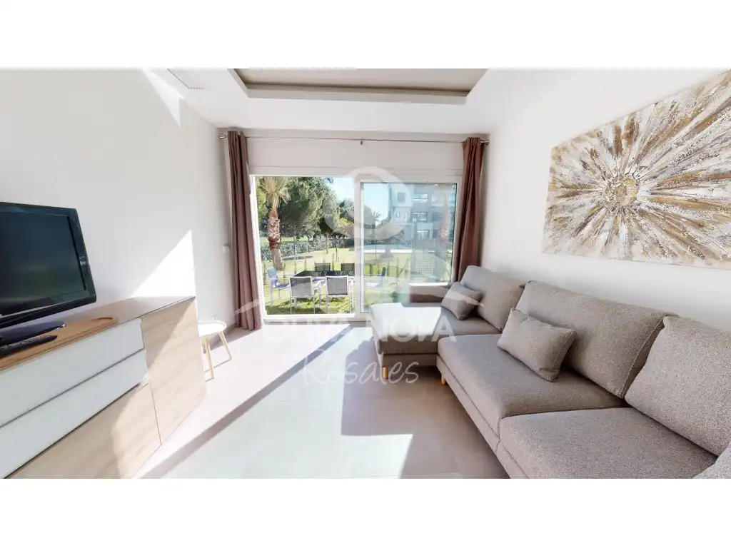 Dormitori de Apartament en venda en Oliva amb Aire condicionat, Jardí privat i Piscina