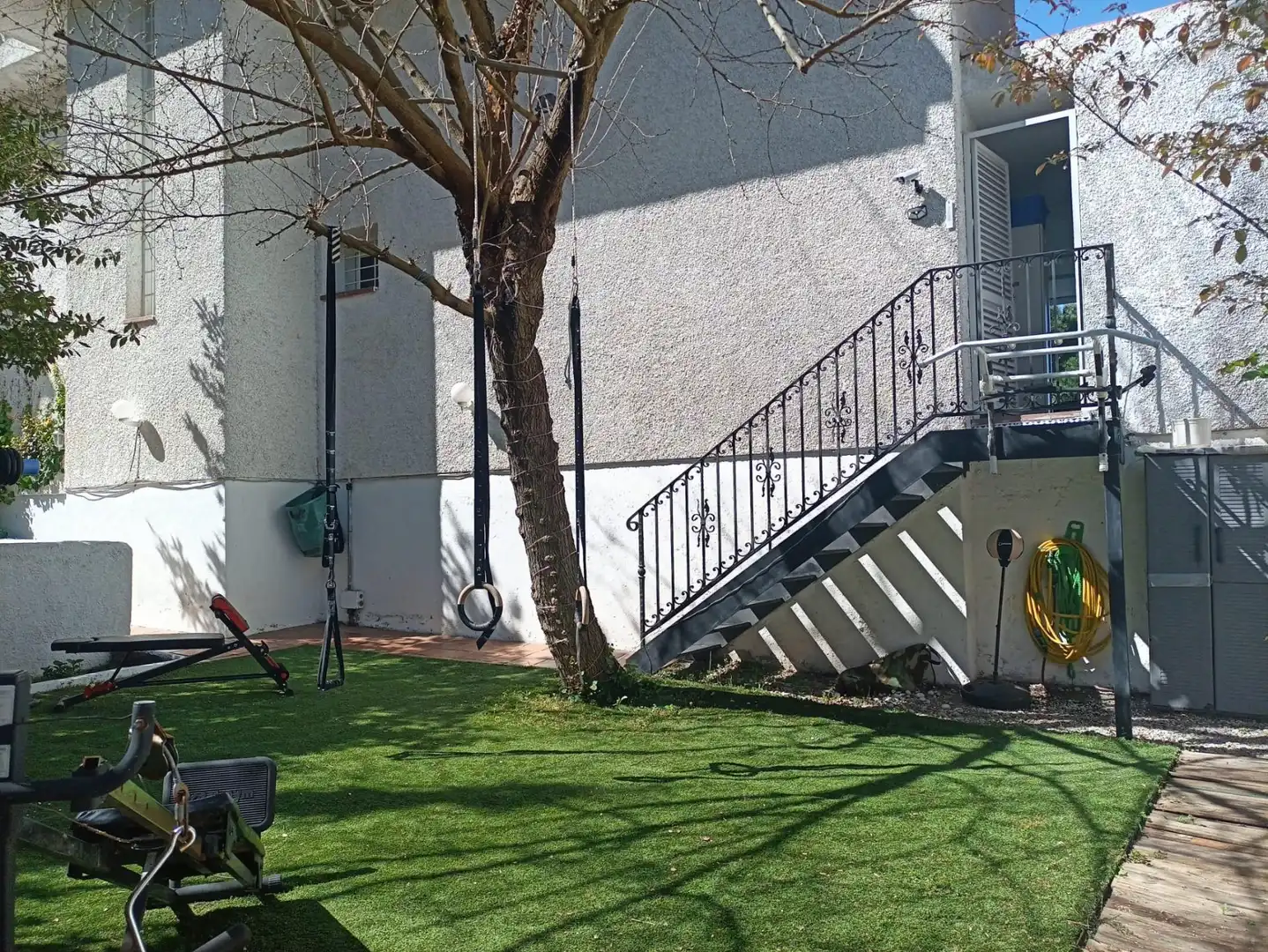 Jardí de Casa adosada en venda en Las Rozas de Madrid amb Aire condicionat, Calefacció i Jardí privat