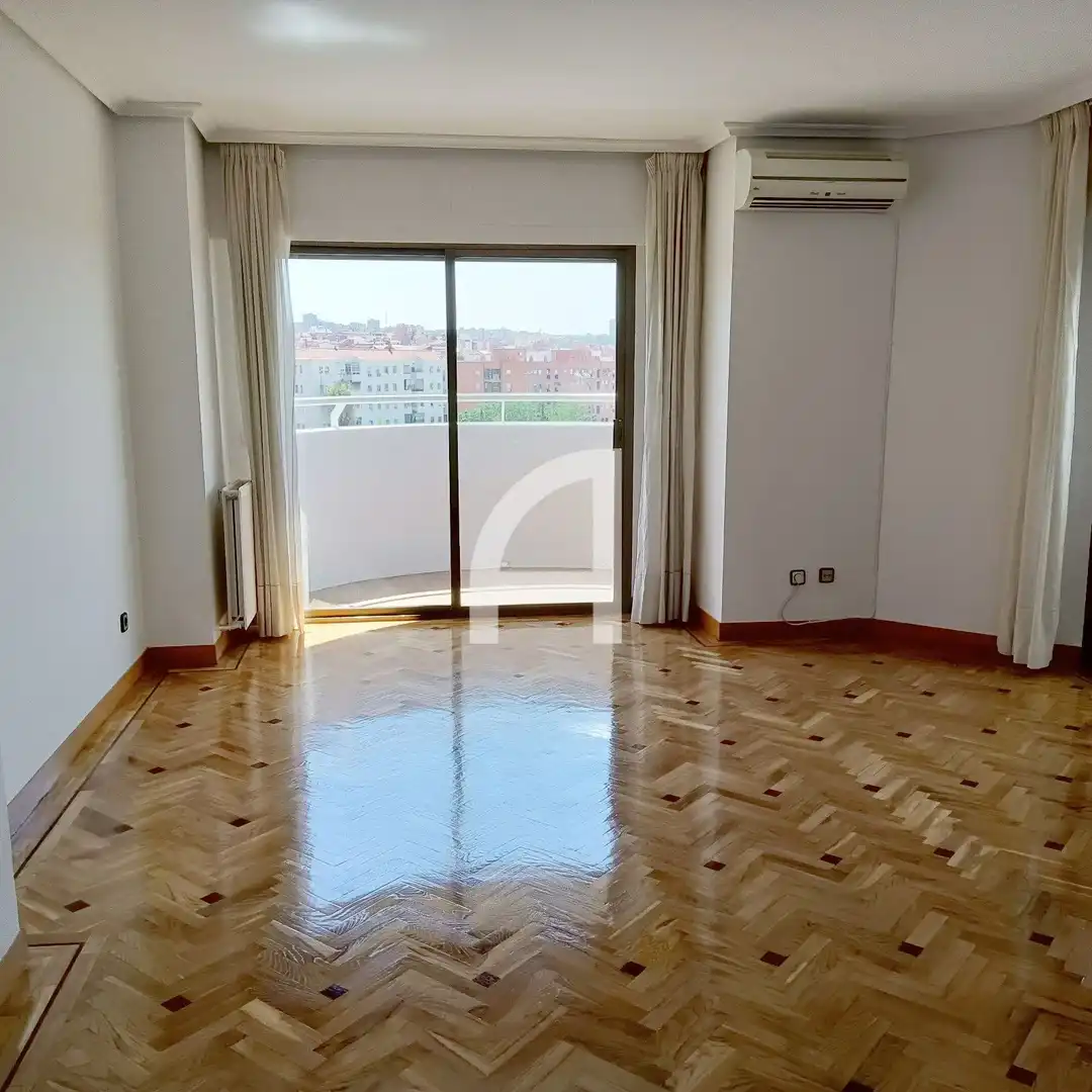Living room of Flat for rent in Madrid  with Air Conditioner, Heating and Terrace