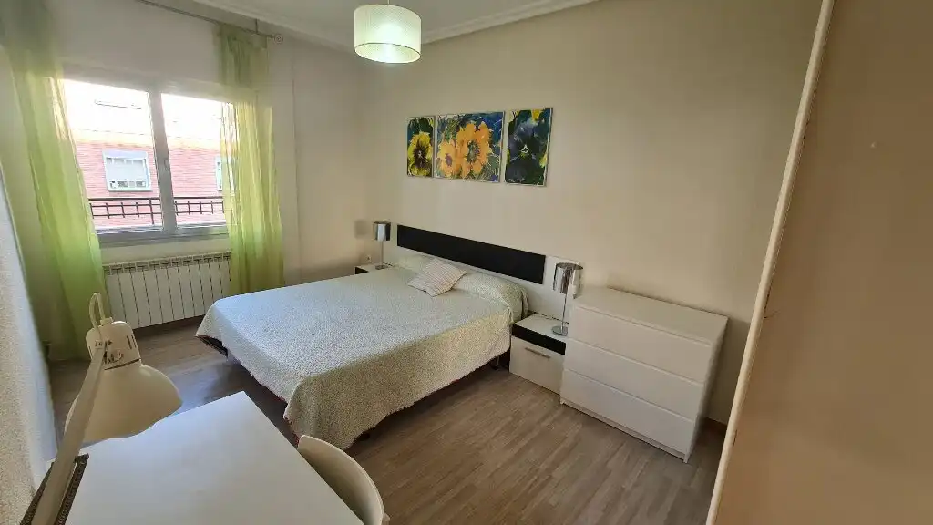 Bedroom of Flat for rent in  Logroño  with Heating, Parquet flooring and Terrace