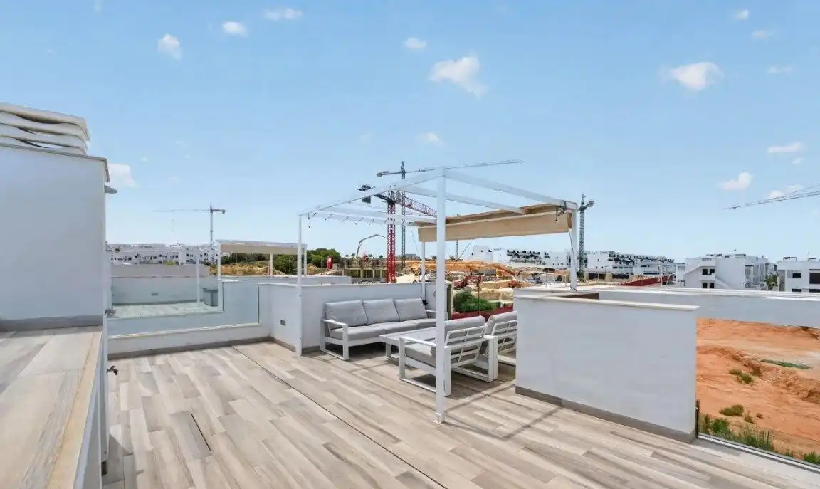 Chalet con piscina en venta en Los Balcones - Los Altos, imagen 26