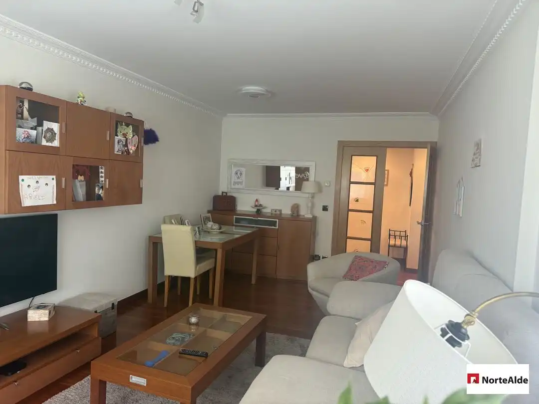 Wohnzimmer von Wohnung zum Verkauf in Barakaldo  mit Heizung, Privatgarten und Abstellraum