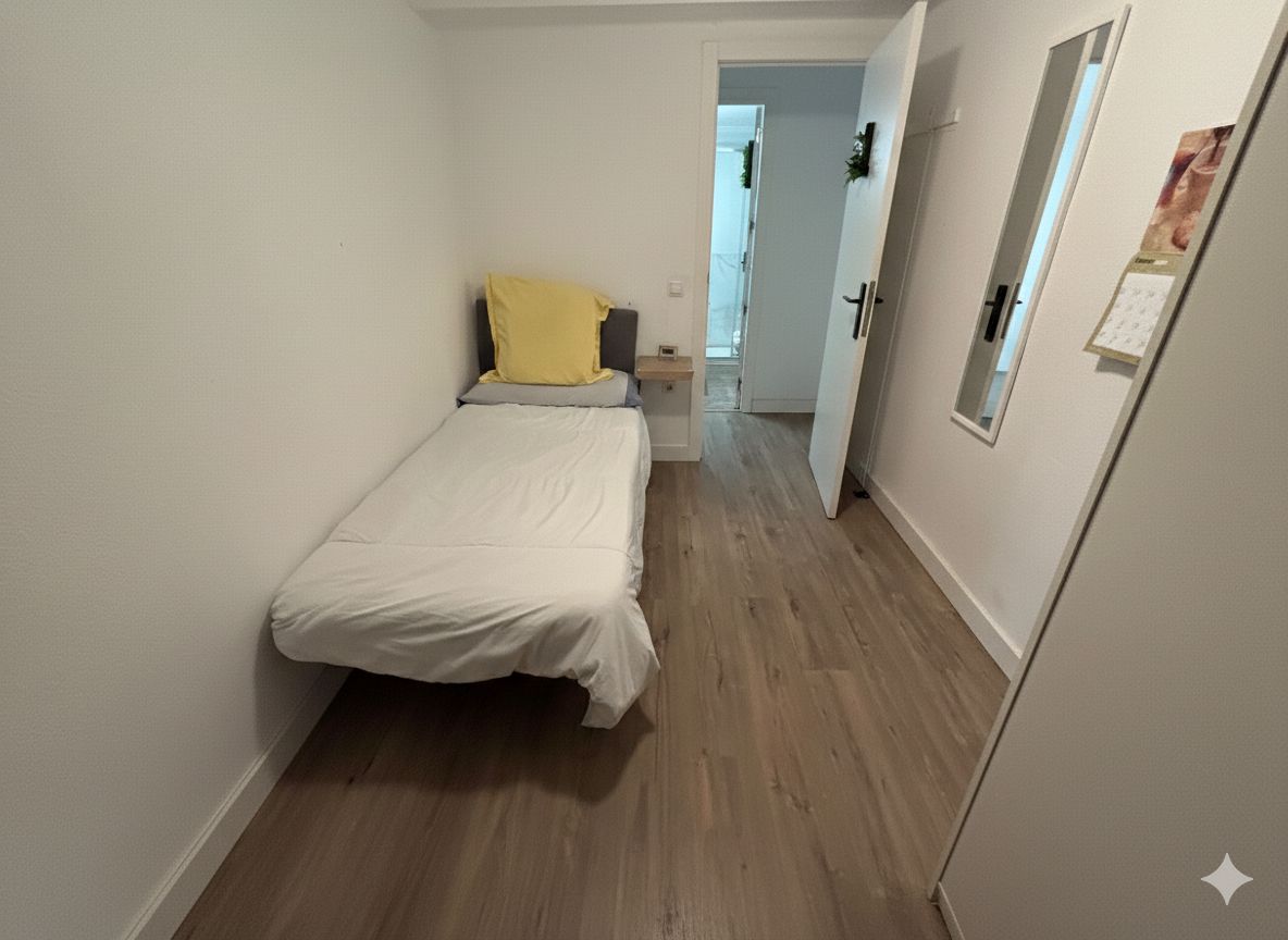 Bedroom of Flat to share in  Valencia Capital  with Air Conditioner, Furnished and Oven