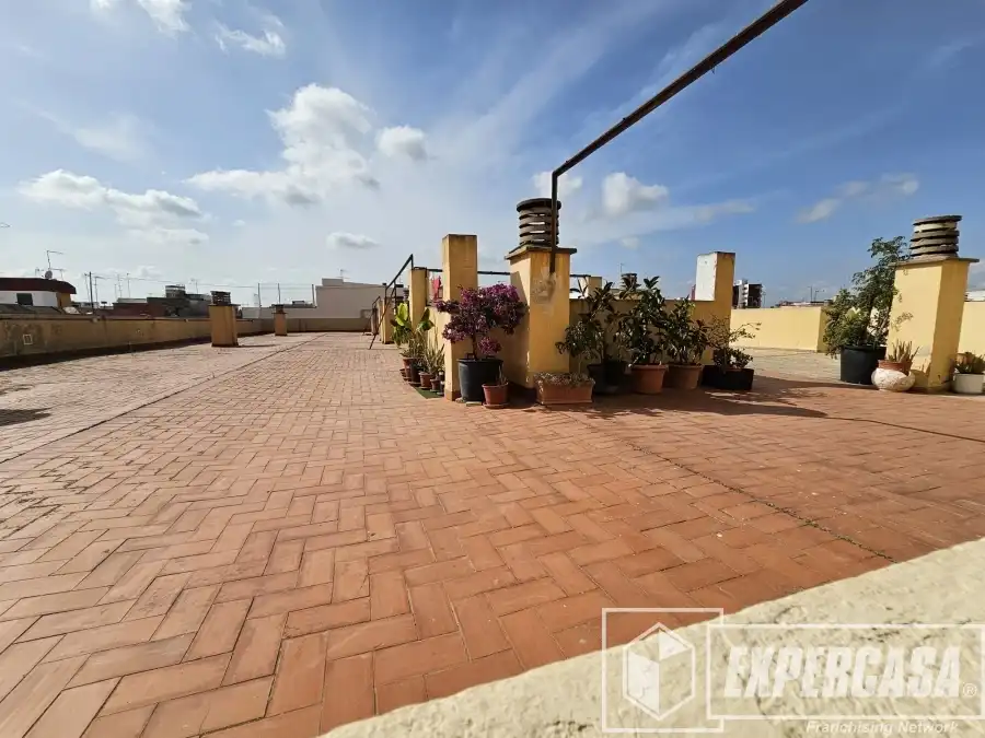 Exterior view of Apartments for sale in Silla  with Air Conditioner