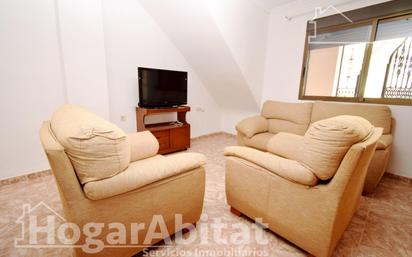 Sala d'estar de Casa o xalet en venda en Chiva amb Aire condicionat, Calefacció i Traster