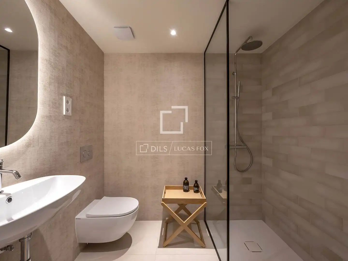 Bathroom of Flat for sale in Barcelona  with Air Conditioner, Terrace and Swimming Pool