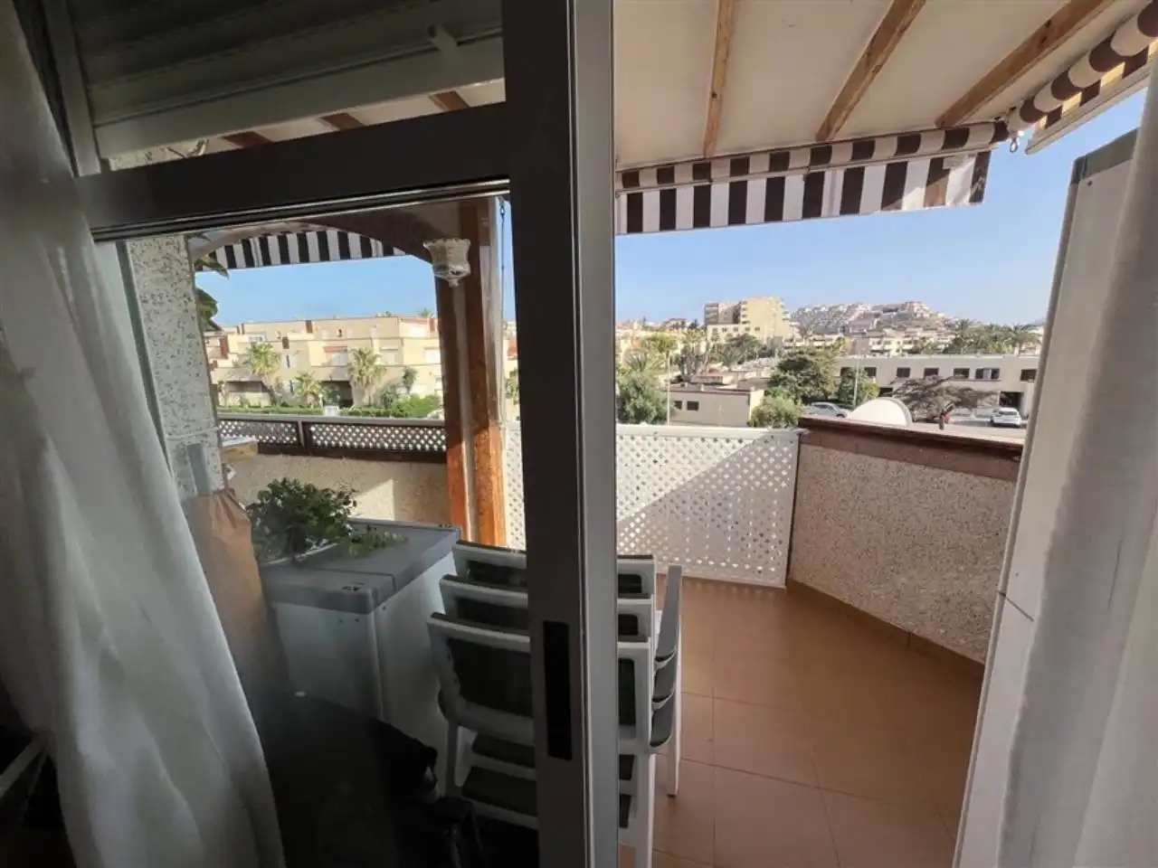 Terraza de Apartamento en venta en La Manga del Mar Menor con Aire acondicionado, Terraza y Piscina comunitaria
