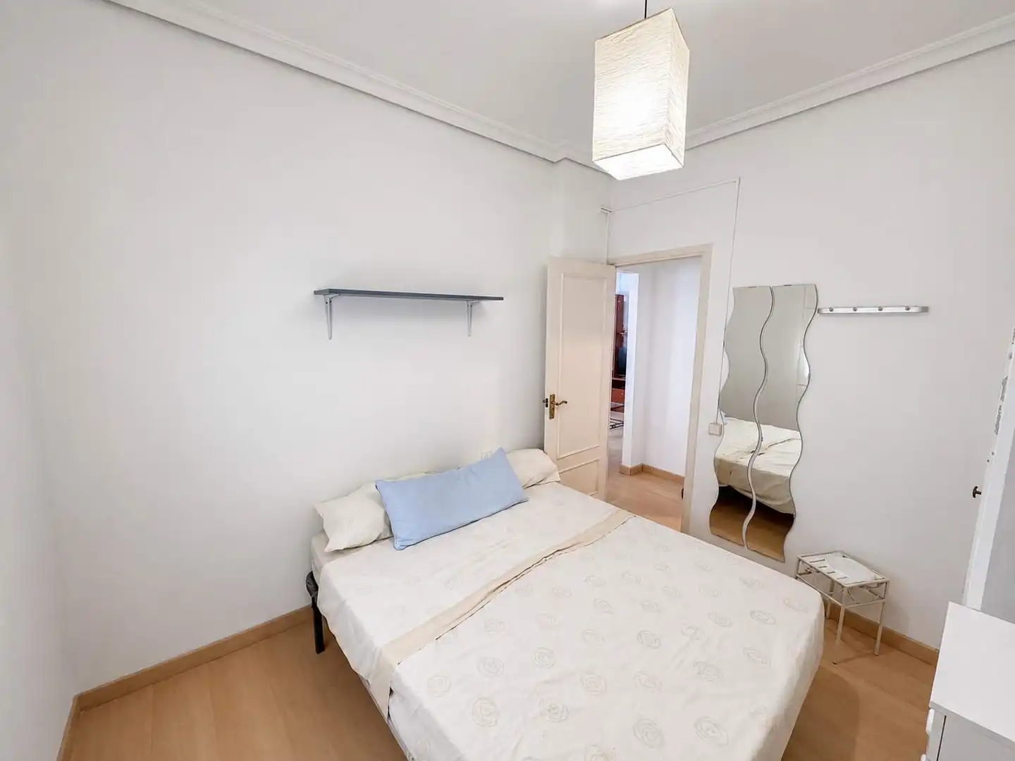 Dormitori de Apartament de lloguer en Sevilla amb Aire condicionat