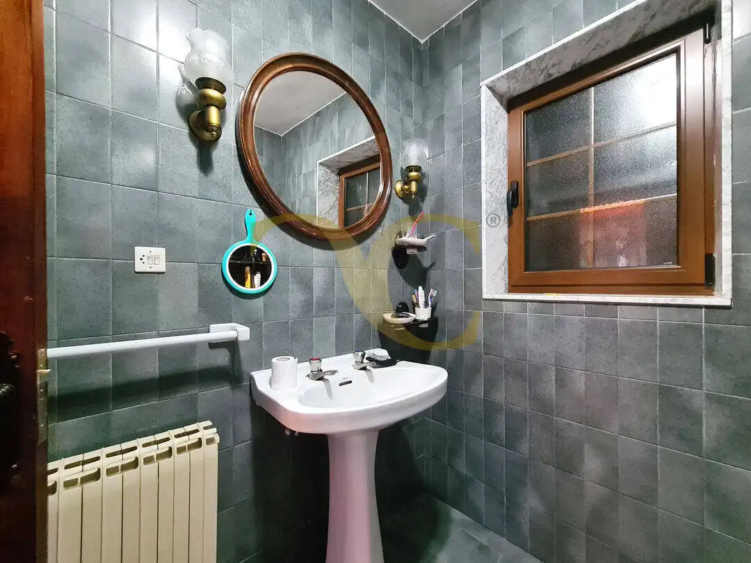 Baño de Casa o chalet en venta en Caso con Calefacción, Jardín privado y Terraza