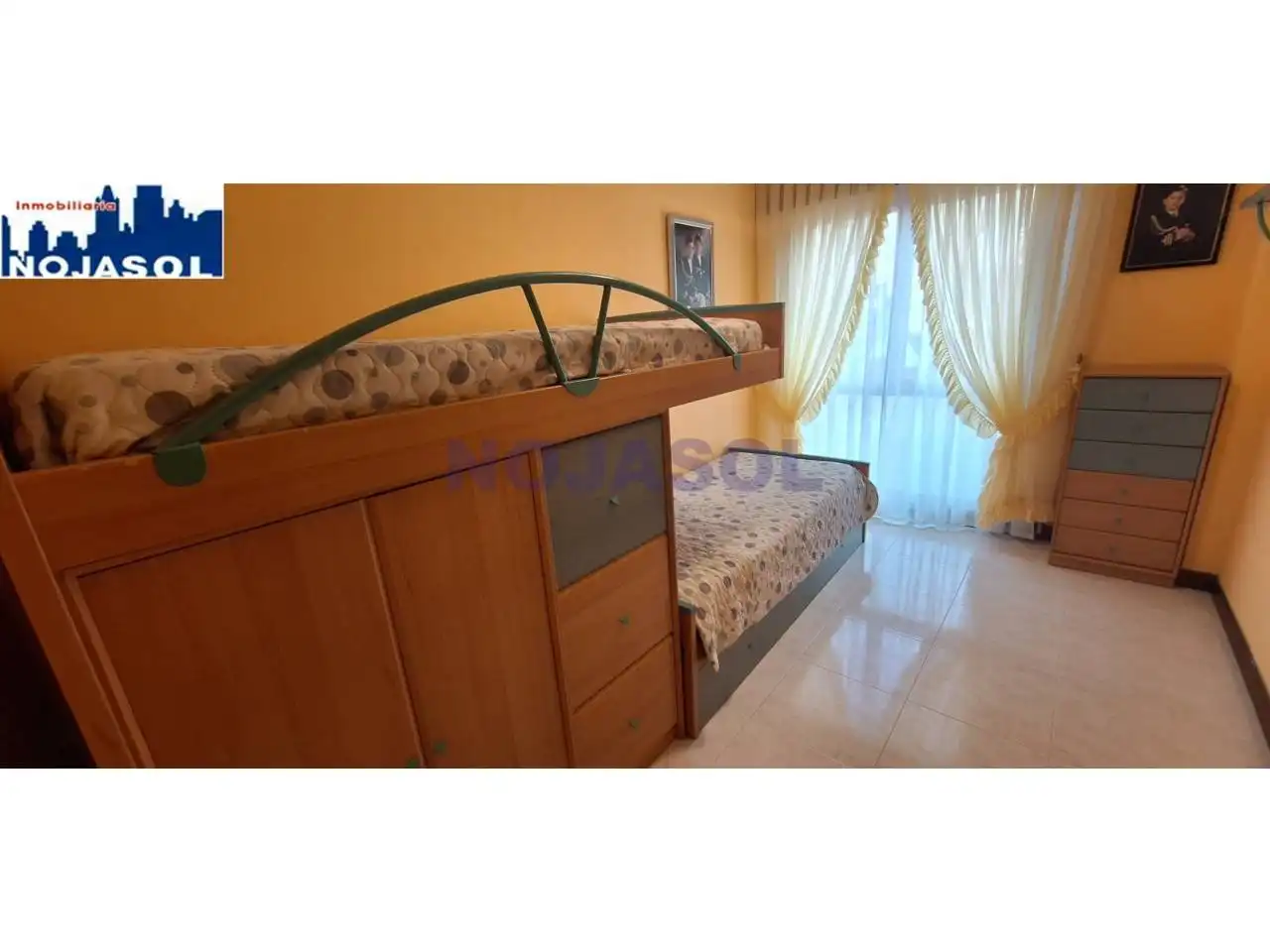 Dormitori de Apartament de lloguer en Noja amb Calefacció, Jardí privat i Terrassa