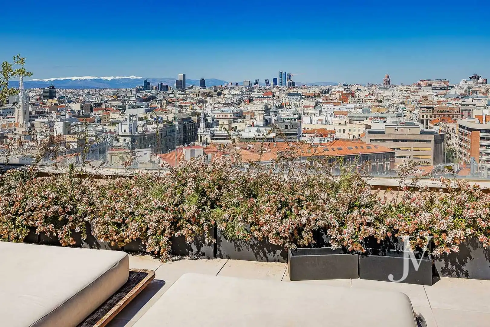 Terrassa de Dúplex de lloguer en Madrid amb Aire condicionat, Calefacció i Jardí privat