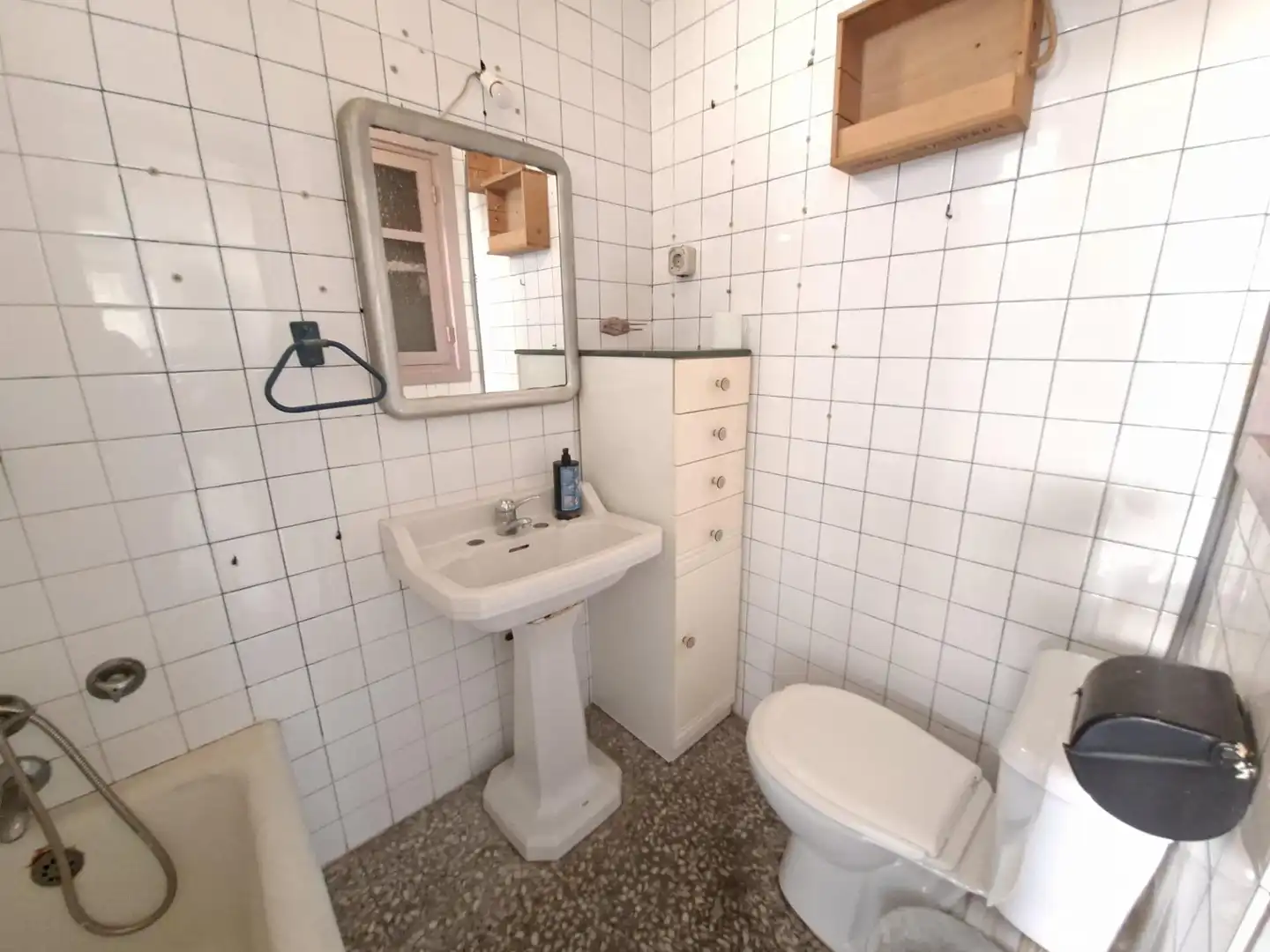 Bany de Pis en venda en Almería amb Aire condicionat