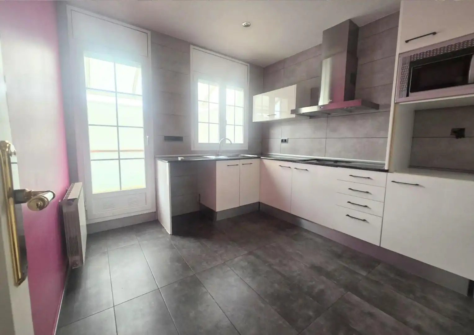 Cocina de Casa adosada en venta en Sabadell con Aire acondicionado, Calefacción y Terraza