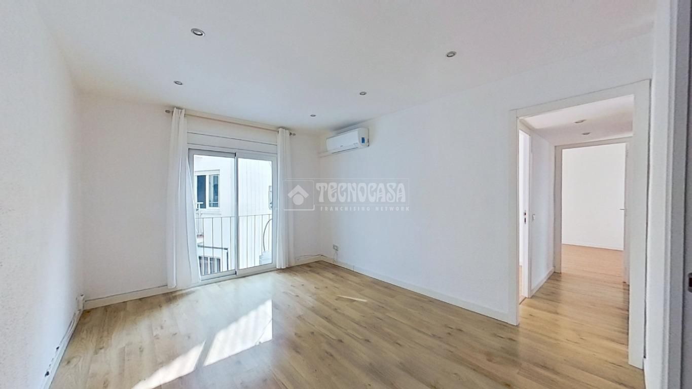 Bedroom of Flat for sale in Cerdanyola del Vallès