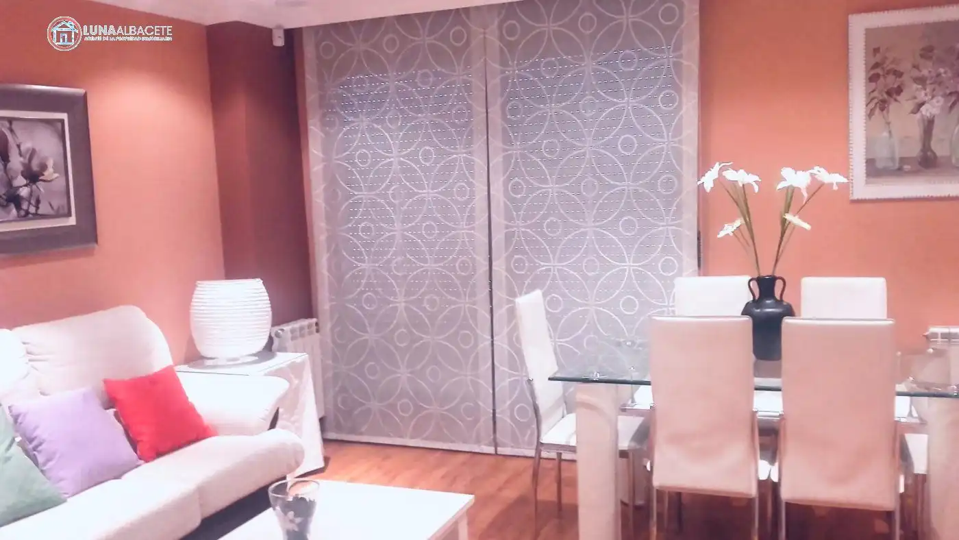 Esszimmer von Einfamilien-Reihenhaus zur Miete in Albacete mit Heizung und Terrasse