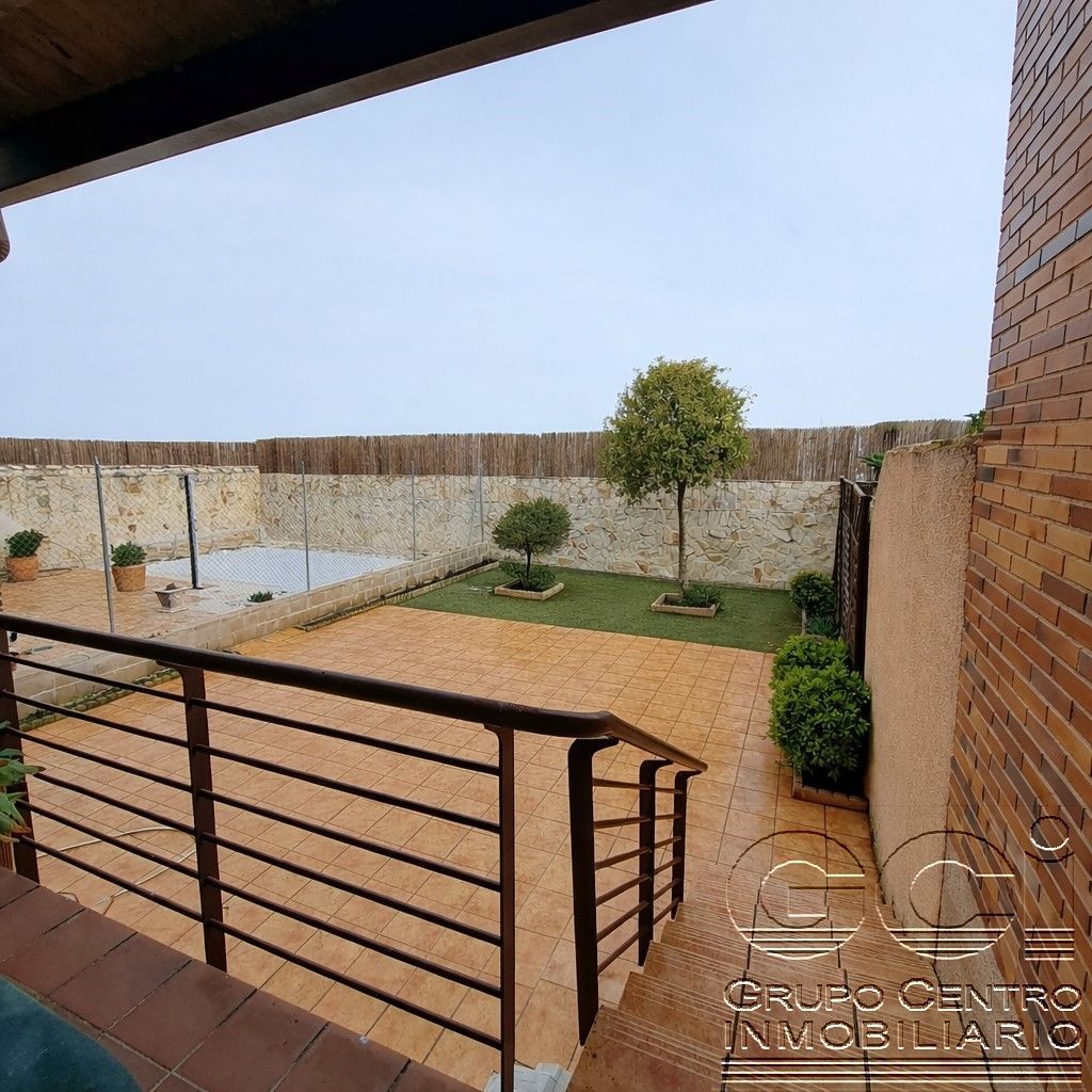 Terrace of Single-family semi-detached for sale in Valdemoro  with Air Conditioner, Heating and Private garden