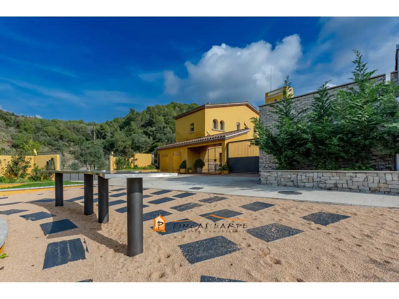 Country homes for rent in Les Grases