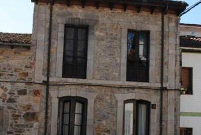 Foto 2 de Casa adosada en venda a Rioseco, 70, Sobrescobio, Asturias