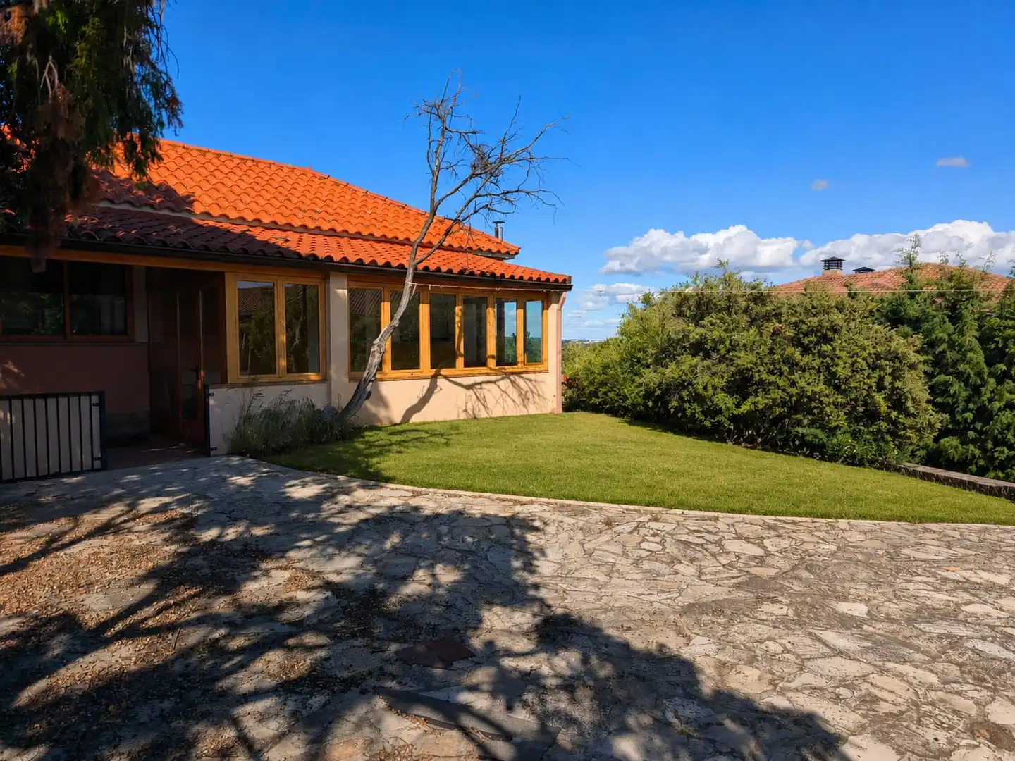 Vista exterior de Casa o xalet en venda en Valdemorillo amb Calefacció, Jardí privat i Terrassa