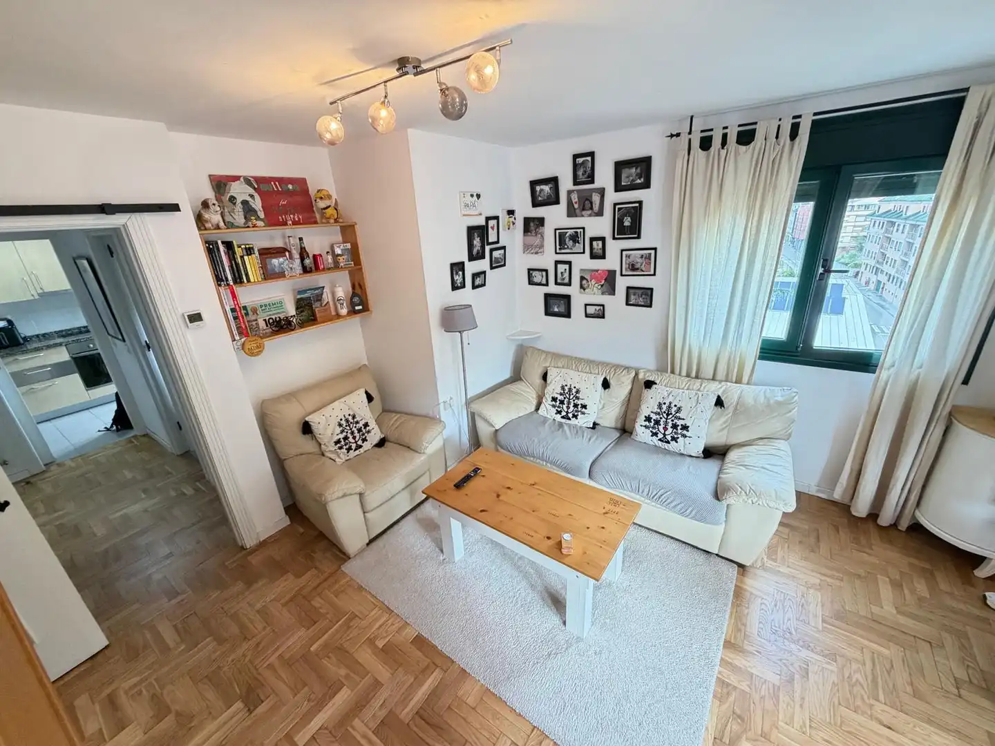 Sala de estar de Dúplex en venta en Mieres (Asturias) con Calefacción, Parquet y Trastero