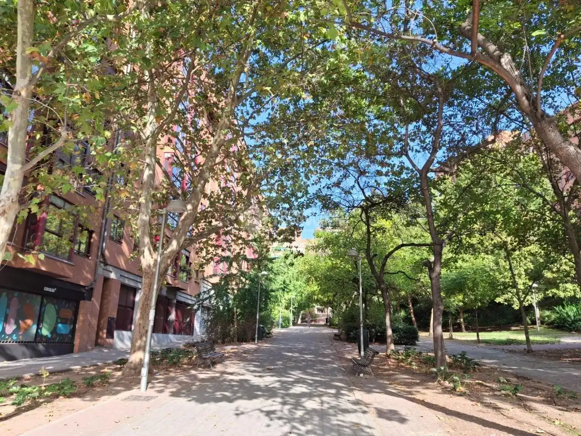 Vista exterior de Local en venta en Madrid con Aire acondicionado