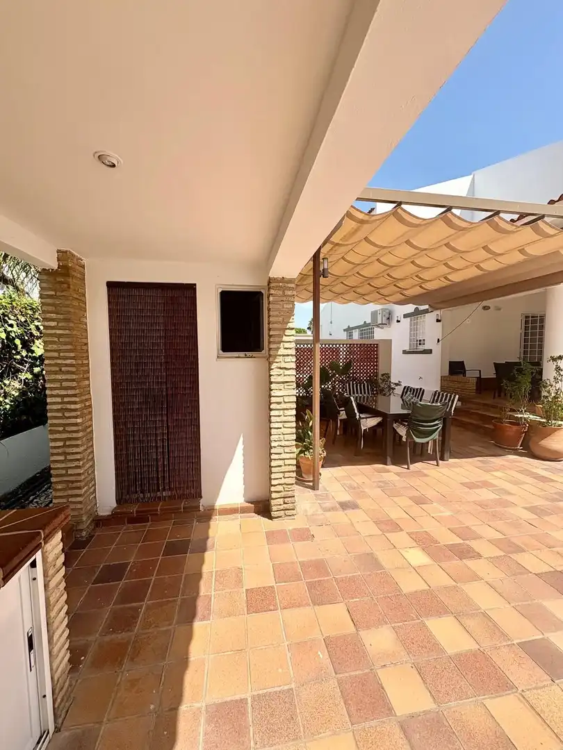 Terrassa de Casa o xalet en venda en Aljaraque amb Aire condicionat, Calefacció i Jardí privat