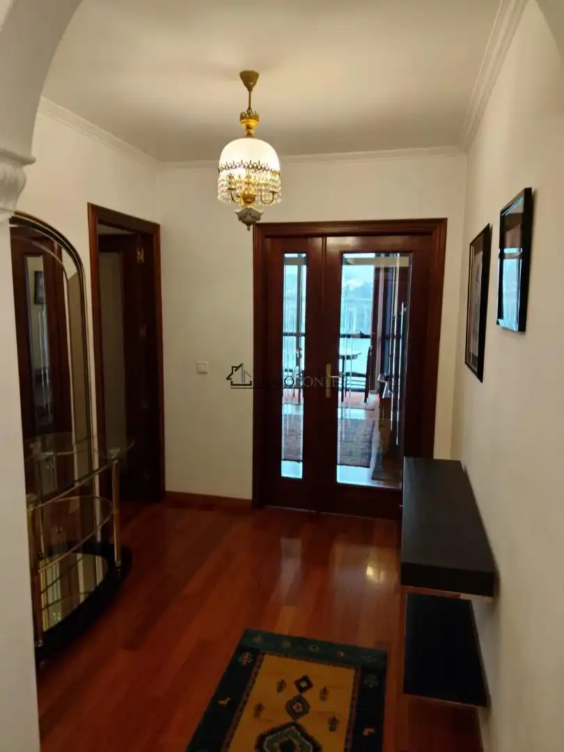 Wohnung zur Miete in Pontevedra Capital  mit Heizung, Parkett und Terrasse