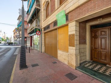 Local comercial en venda a Peligros
