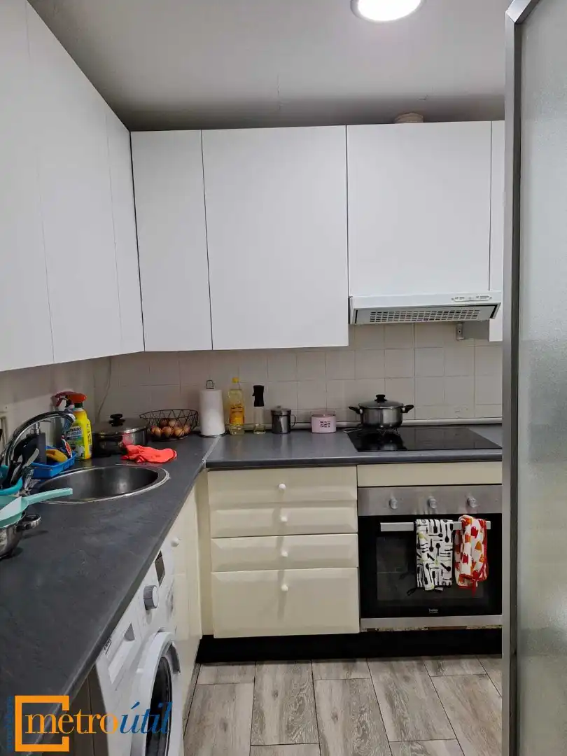 Kitchen of Flat for sale in Salamanca  with Heating, Parquet flooring and Balcony