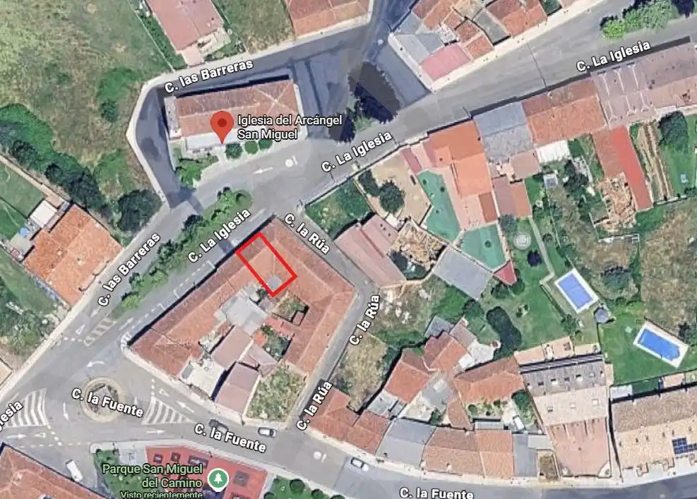 Vista exterior de Finca rústica en venda en Valverde de la Virgen amb Calefacció i Terrassa