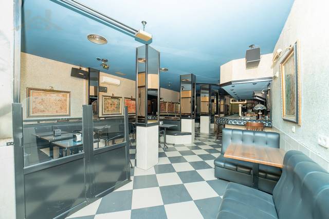 Local comercial en Venta en Avenida Olímpica en El Soto - Azorín