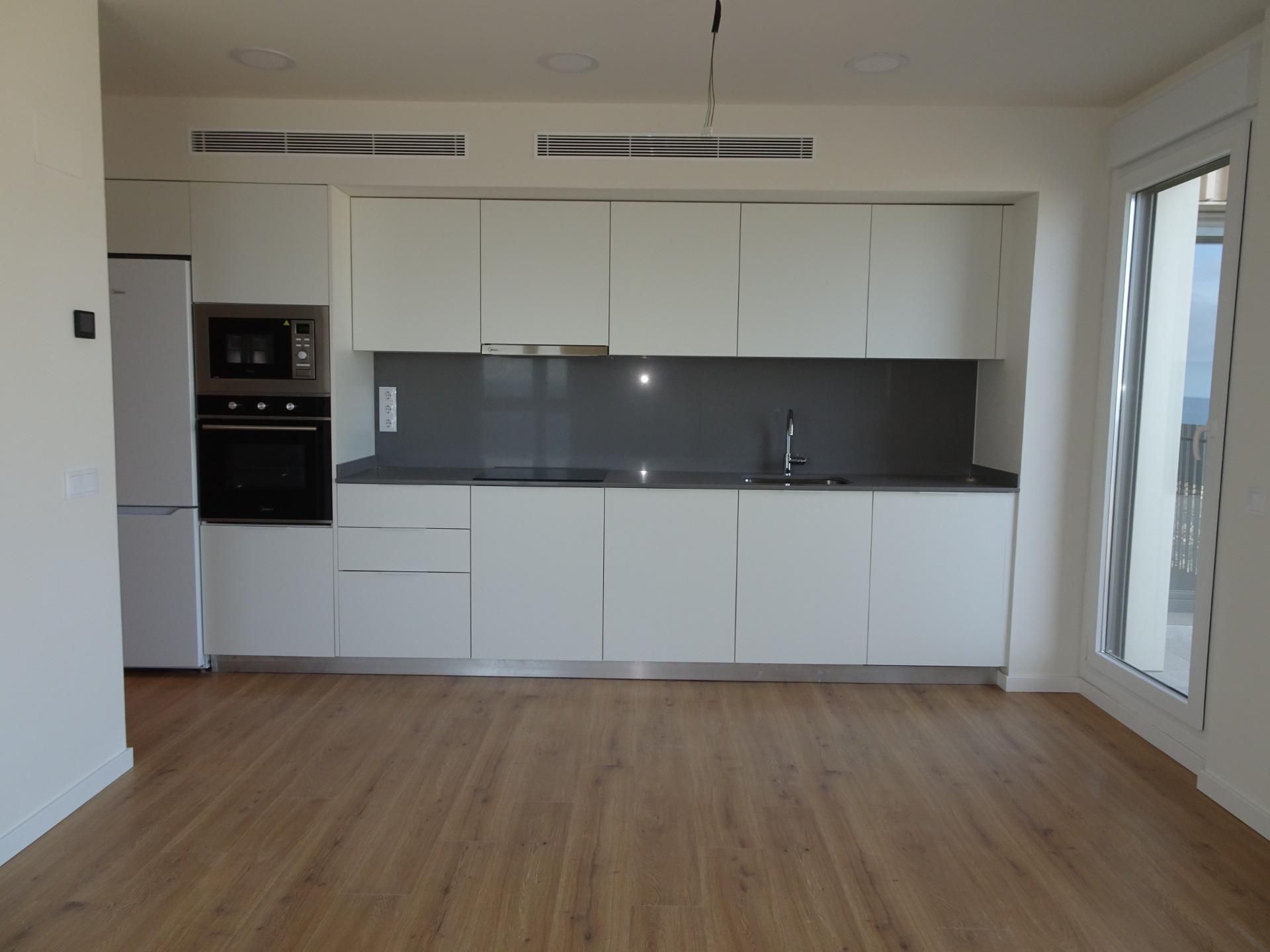 Cuina de Pis de lloguer en Mataró amb Aire condicionat, Calefacció i Parquet