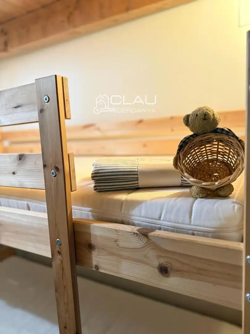 Bedroom of Houses for rent in Fontanals de Cerdanya  with Heating, Parquet flooring and Storage room