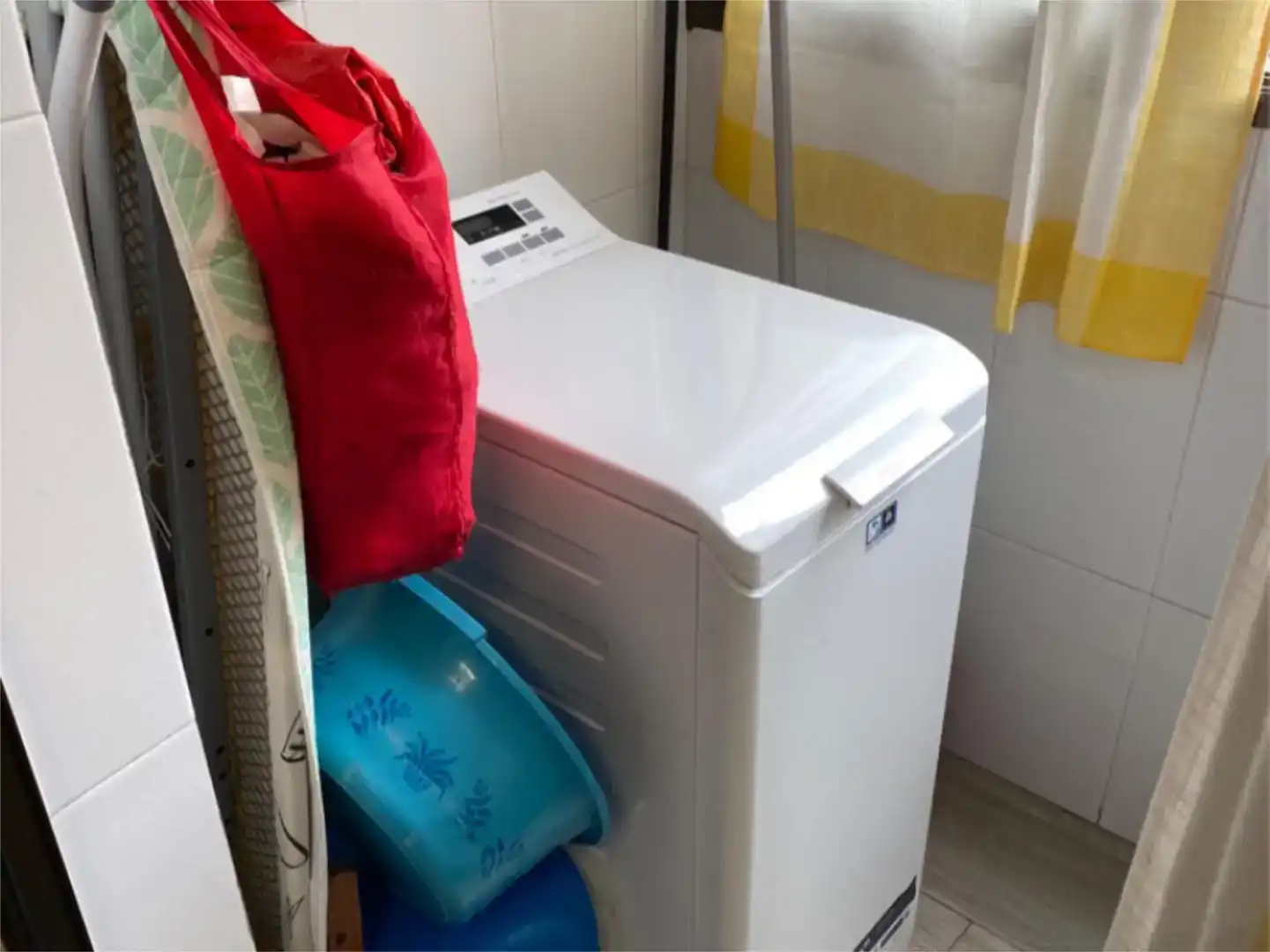 Bany de Pis de lloguer en Dénia amb Aire condicionat, Moblat i Balcó