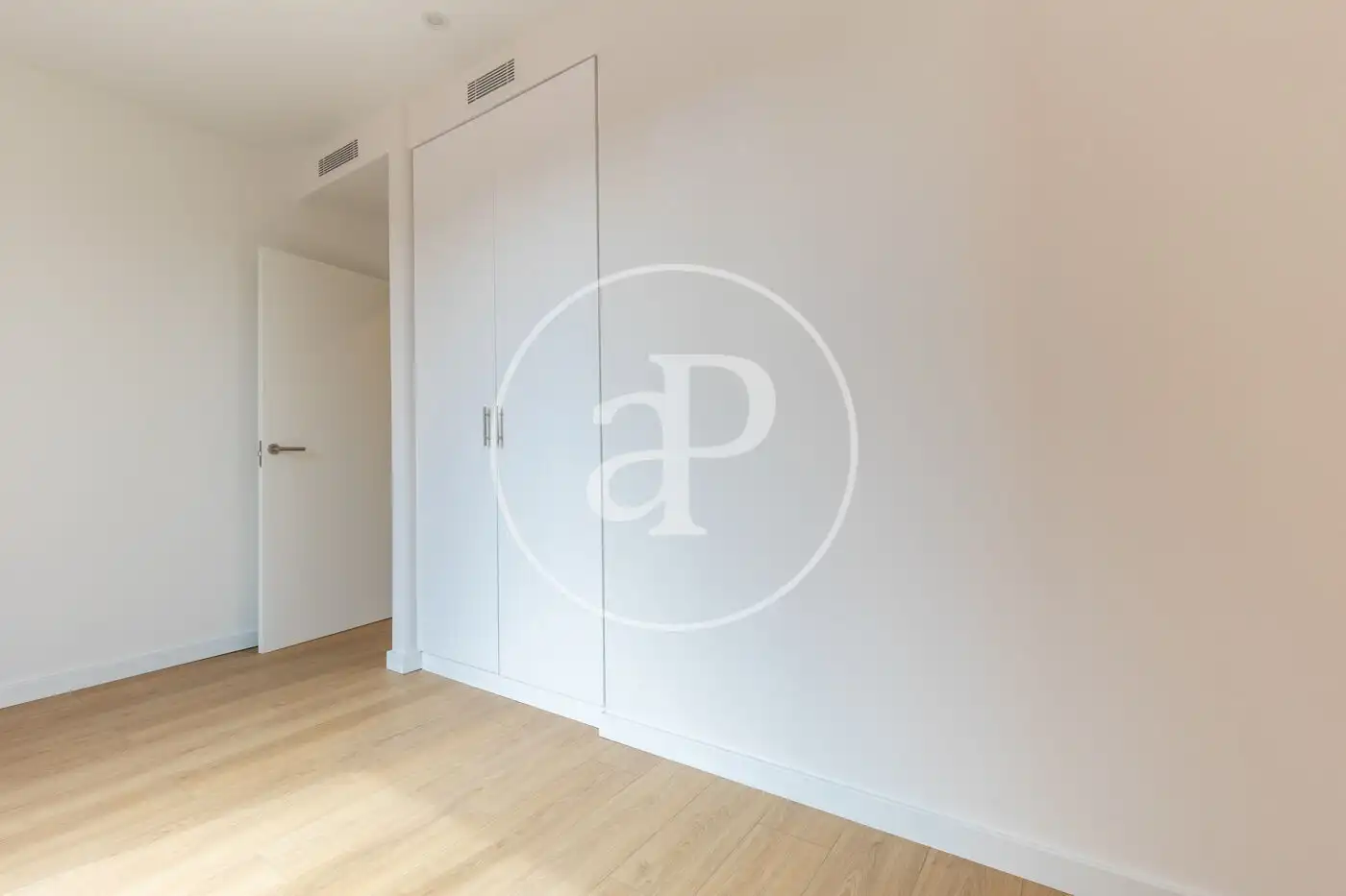 Bedroom of Flat for sale in Sant Cugat del Vallès  with Air Conditioner, Heating and Storage room