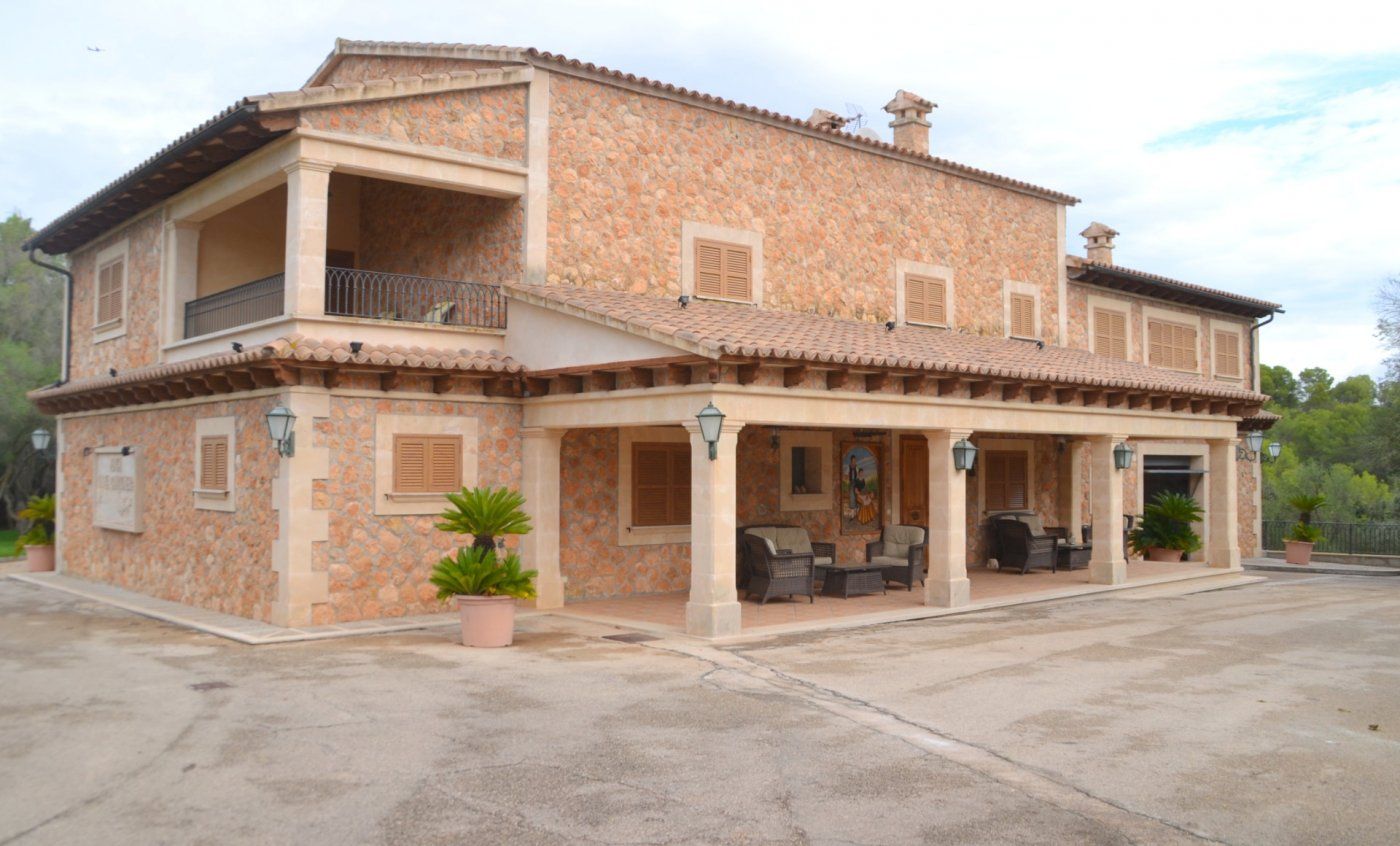 Exterior view of Country house for sale in  Palma de Mallorca  with Air Conditioner, Heating and Private garden