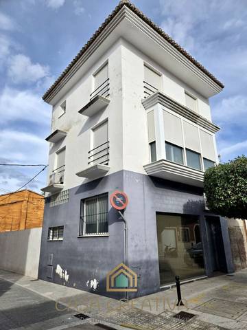Casa-chalet en Venta en Calle Ample en Benirredrà