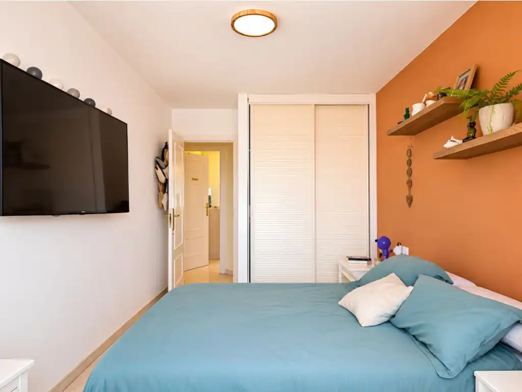 Habitación de Casa adosada en venta en Benalmádena con Aire acondicionado, Jardín privado y Amueblado