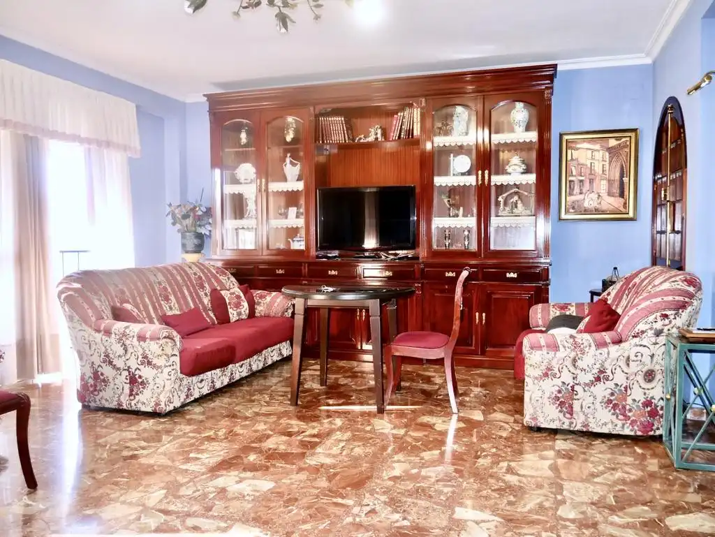 Living room of Flat for sale in Sevilla  with Air Conditioner, Terrace and Furnished