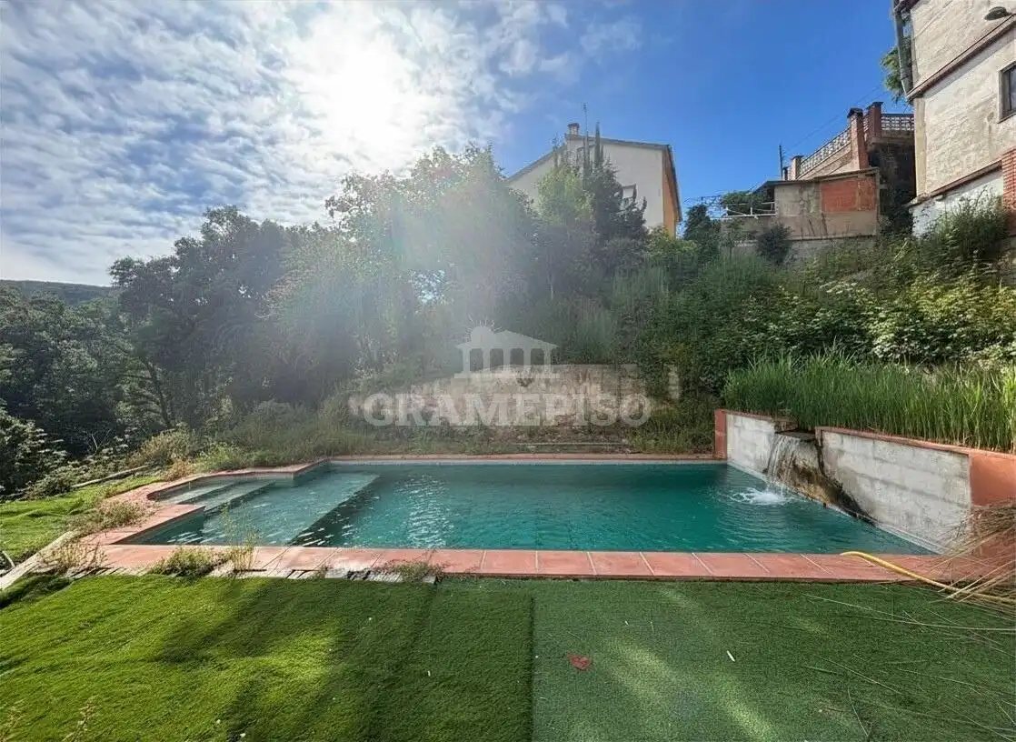 Piscina de Casa o chalet en venta en Sant Fost de Campsentelles