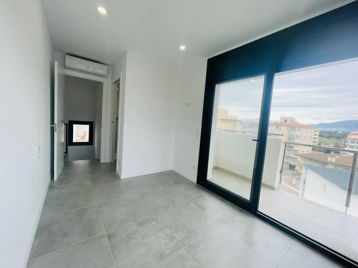 Terrasse von Maisonette zum Verkauf in Roses mit Klimaanlage, Heizung und Terrasse