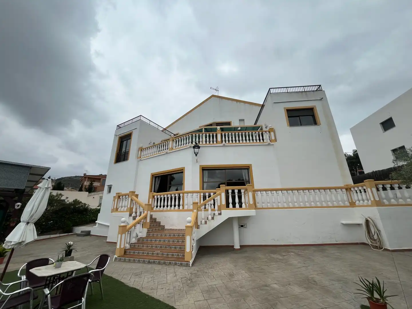 Vista exterior de Casa o chalet en venta en Chiva con Aire acondicionado, Jardín privado y Terraza