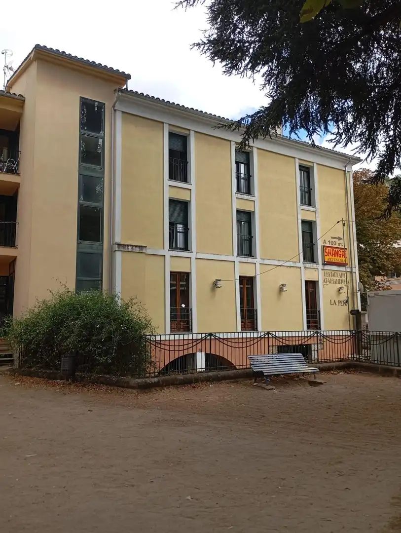 Vista exterior de Edificio en venta en Baños de Montemayor