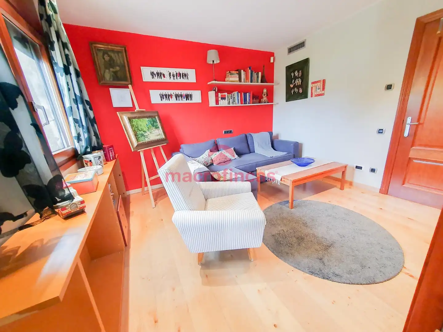 Sala d'estar de Casa o xalet en venda en Olesa de Montserrat amb Aire condicionat, Jardí privat i Terrassa