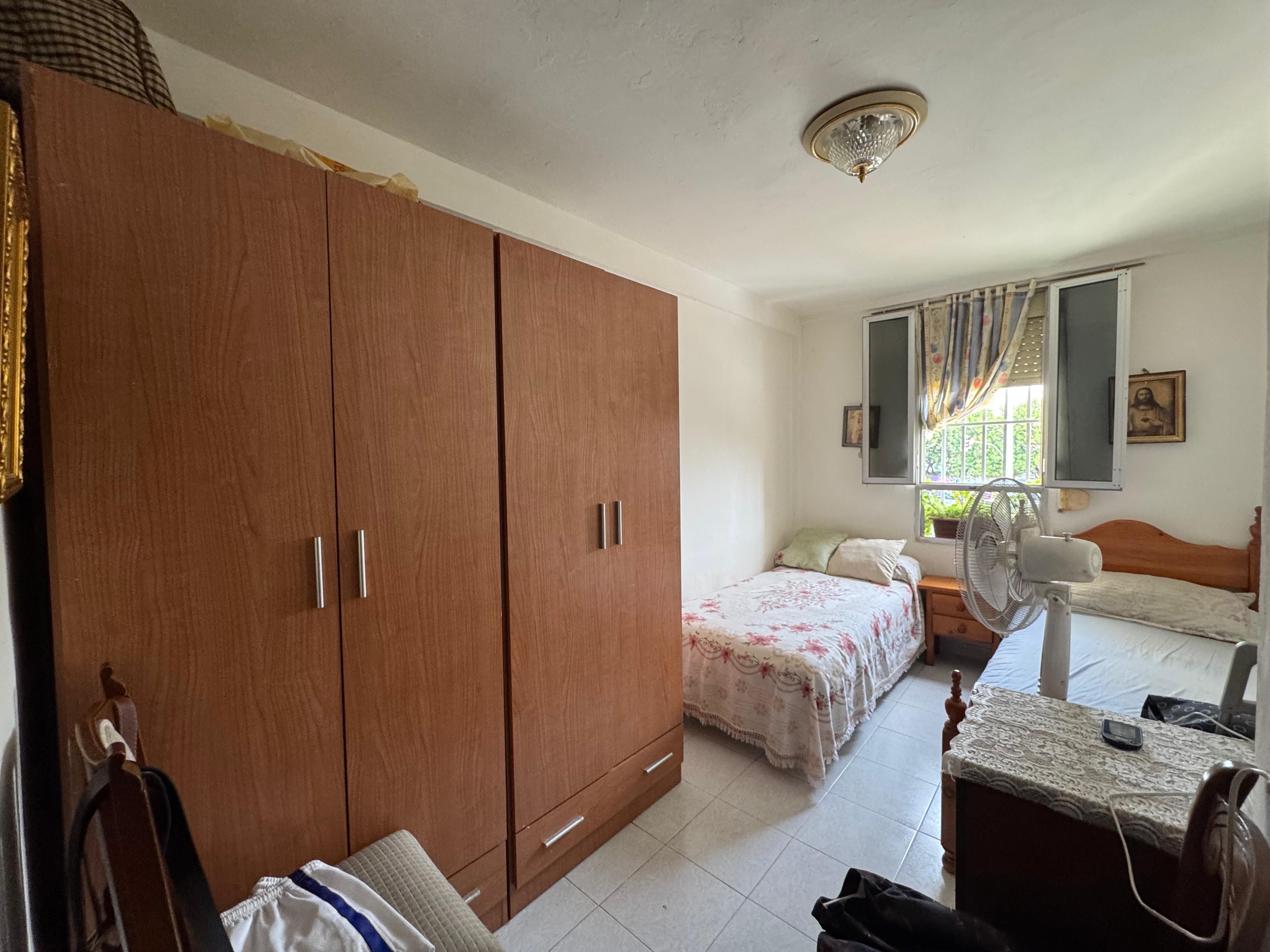 Bedroom of Flat for sale in  Sevilla Capital