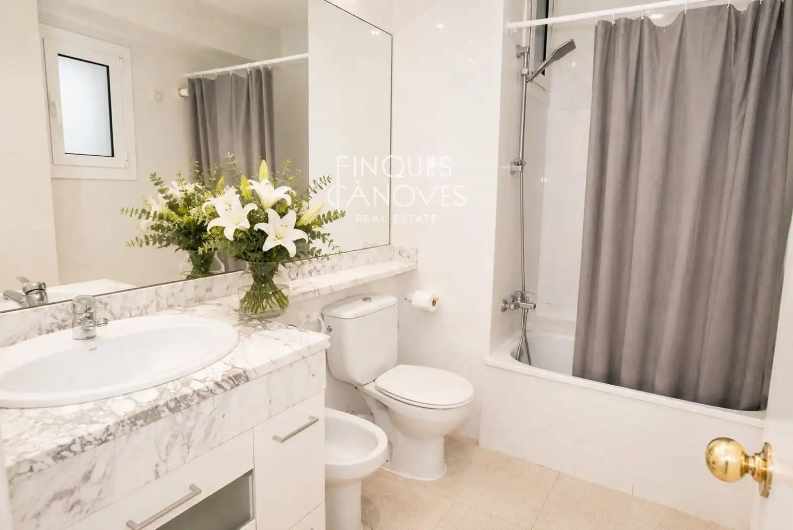 Baño de Apartamento en venta en Castell d'Aro, Platja d'Aro i s'Agaró con Aire acondicionado, Terraza y Trastero