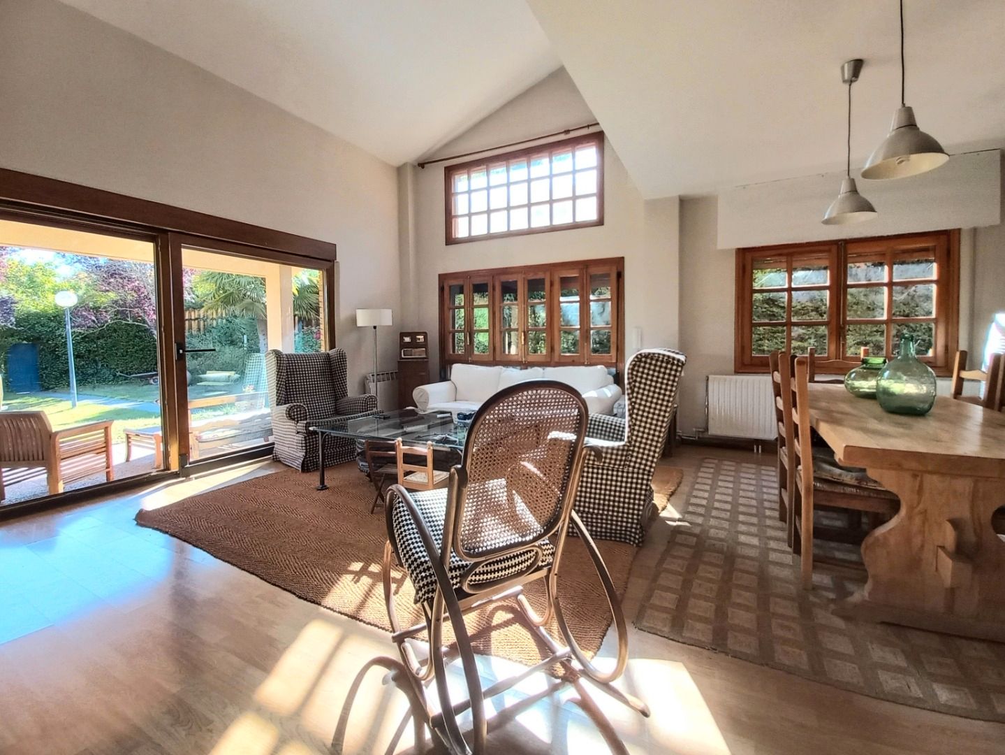 Living room of House or chalet for sale in Sarracín  with Heating, Private garden and Parquet flooring